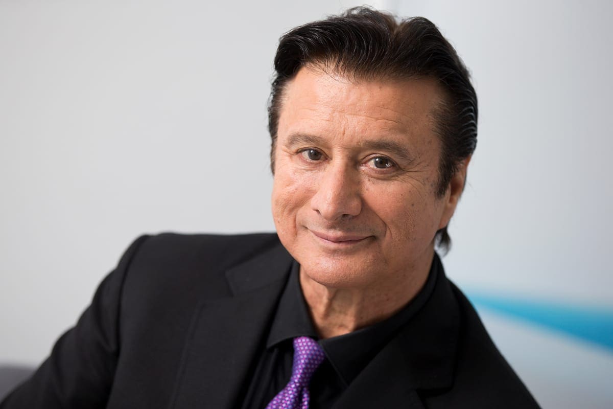 Steve Perry Wants To Sing